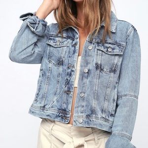 Free People denim jacket size Xs. Great condition.